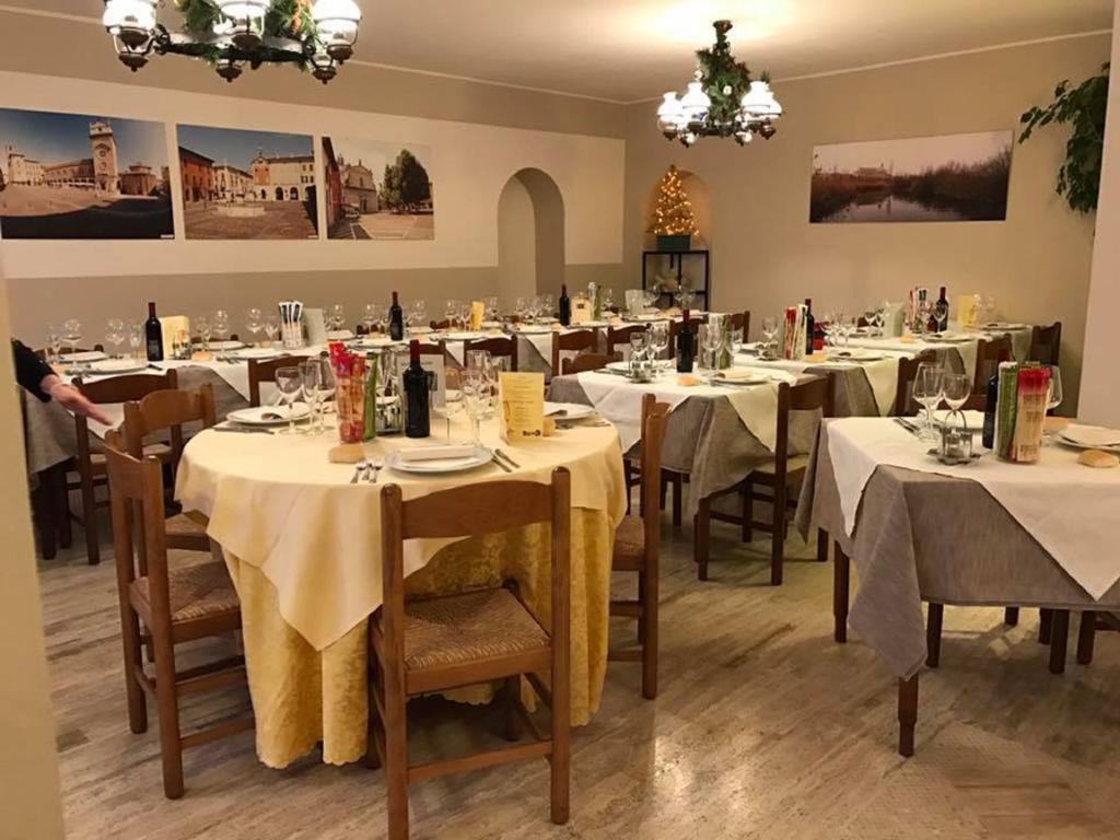 Hotel Ristorante La Grotta Castiglione Delle Stiviere Exterior photo